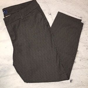EUC Old Navy Pixie Pants